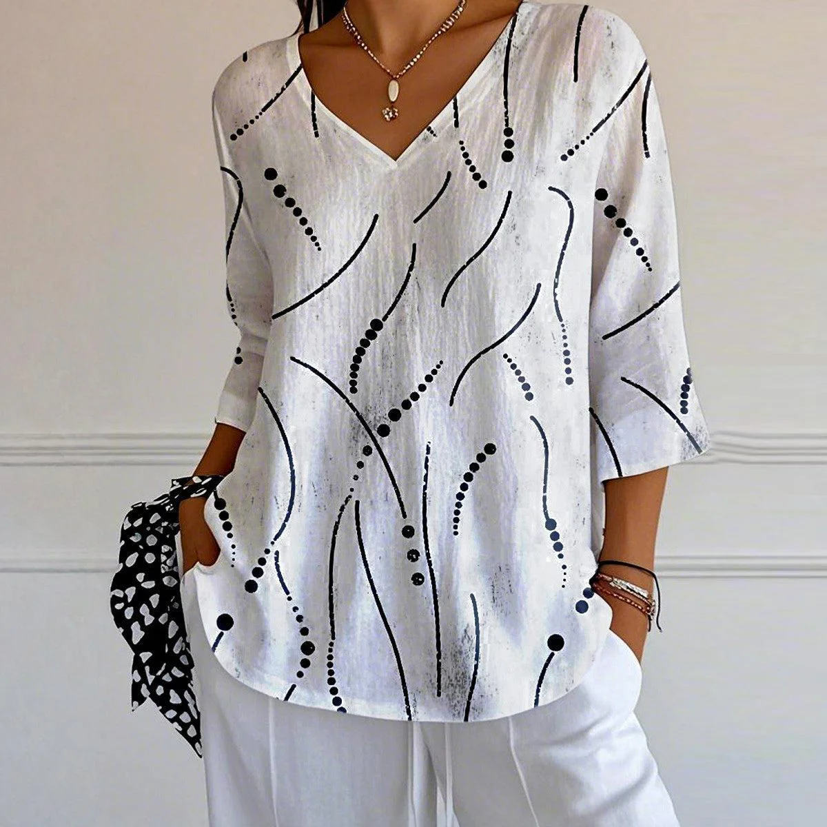 Sablelle Special V-Neck 3/4 Sleeve Top